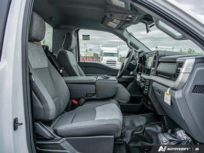 2026 Ford Super Duty F-550 DRW XLT 1