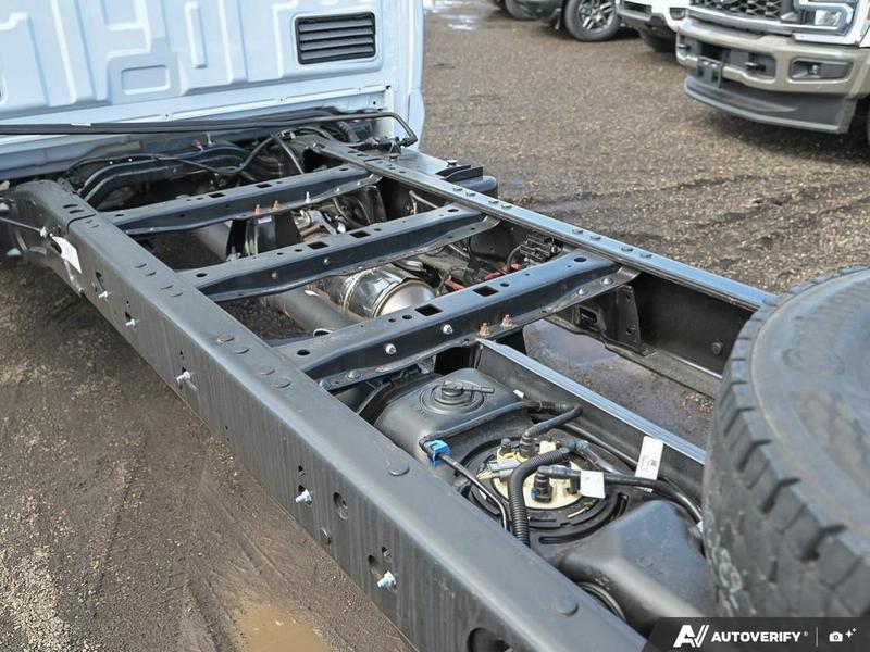 NEW 2026 Ford Super Duty F-550 DRW XLT - Oxford White Exterior / MEDIUM DARK SLATE CLOTH Interior - $100,594 - Stock #E60293 - VIN 1FDUF5HT7TED93364 - Photo 13