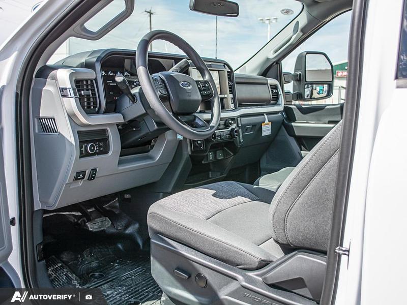 NEW 2026 Ford Super Duty F-550 DRW XLT - Oxford White Exterior / MEDIUM DARK SLATE CLOTH Interior - $122,424 - Stock #D60564 - VIN 1FD0W5HT2TEE30724 - Photo 15