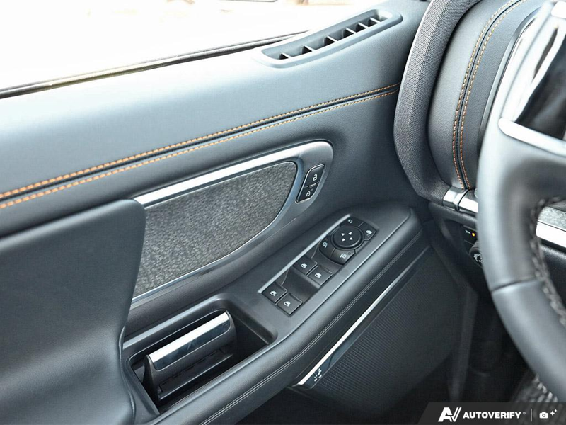 NEW 2027 Ford Expedition Tremor - Marsh Grey Exterior / BLACK ONYX/ELECTRIC SPICE, LEATHER-TRIMMED HEATED & VENTILATED F Interior - $115,344 - Stock #E70010 - VIN 1FMJU1RG7VEA00811 - Photo 17