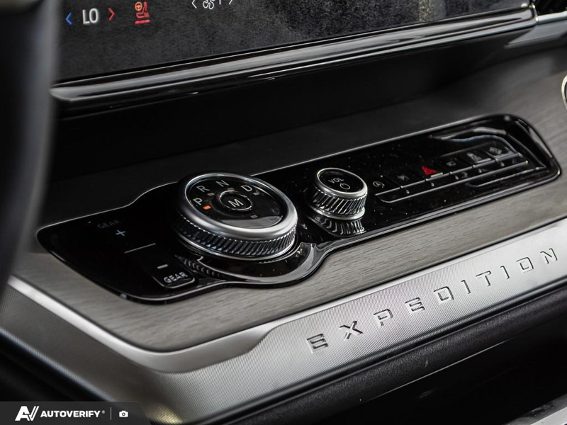 NEW 2027 Ford Expedition Platinum Max - Agate Black Metallic Exterior / SALT CRYSTAL GREY, LEATHER-TRIMMED HEATED & VENTILATED FRONT CAP Interior - $109,305 - Stock #D70080 - VIN 1FMJK1M80VEA13065 - Photo 19