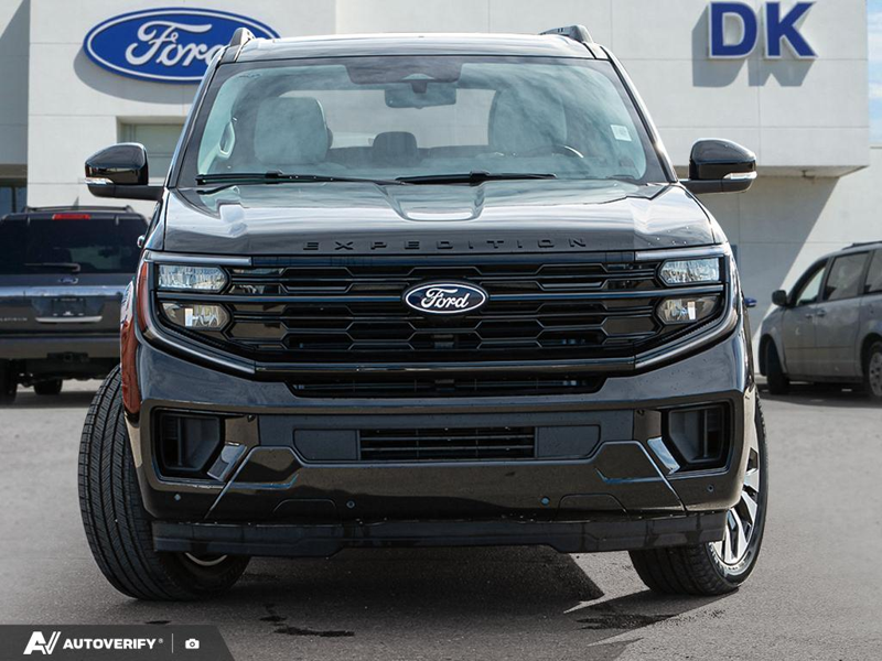 NEW 2027 Ford Expedition Platinum Max - Agate Black Metallic Exterior / SALT CRYSTAL GREY, LEATHER-TRIMMED HEATED & VENTILATED FRONT CAP Interior - $109,305 - Stock #D70080 - VIN 1FMJK1M80VEA13065 - Photo 2